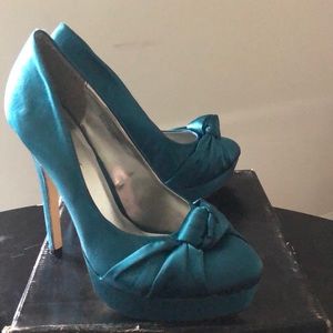 JustFabulous Gabby Turquoise 5in heels.